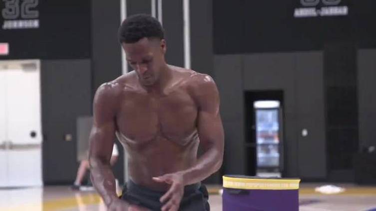 隆多今日训练视频,这肌肉线条真好!NBA吐槽大会 